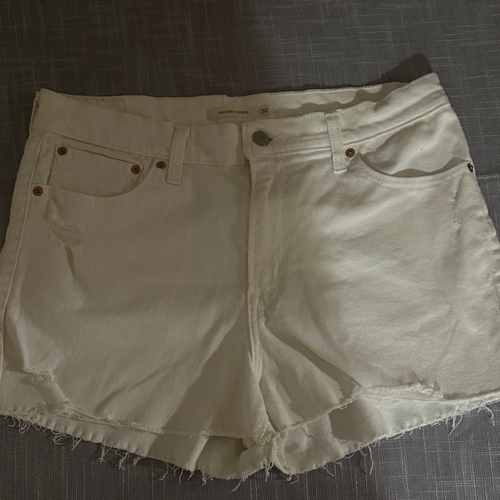 Signature by Levi Strauss white Jean Shorts